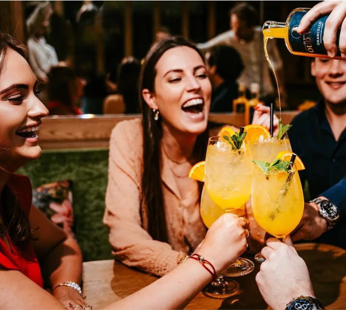 De Jongens van Oud West drinks moment